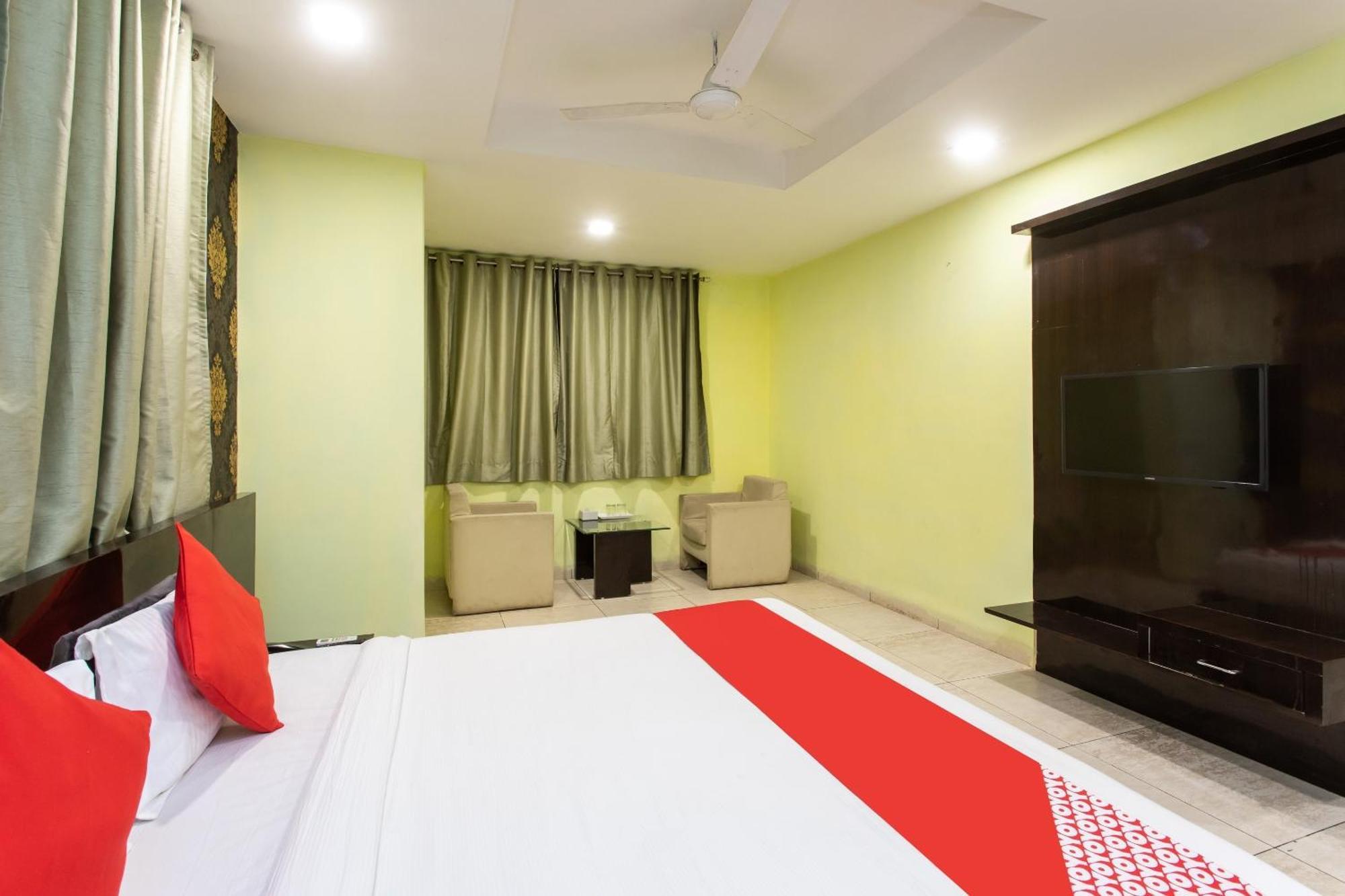 Capital O Swan Paradise Indore Exteriör bild
