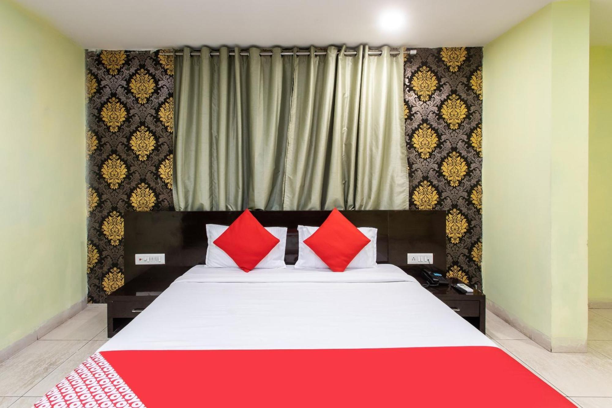 Capital O Swan Paradise Indore Exteriör bild